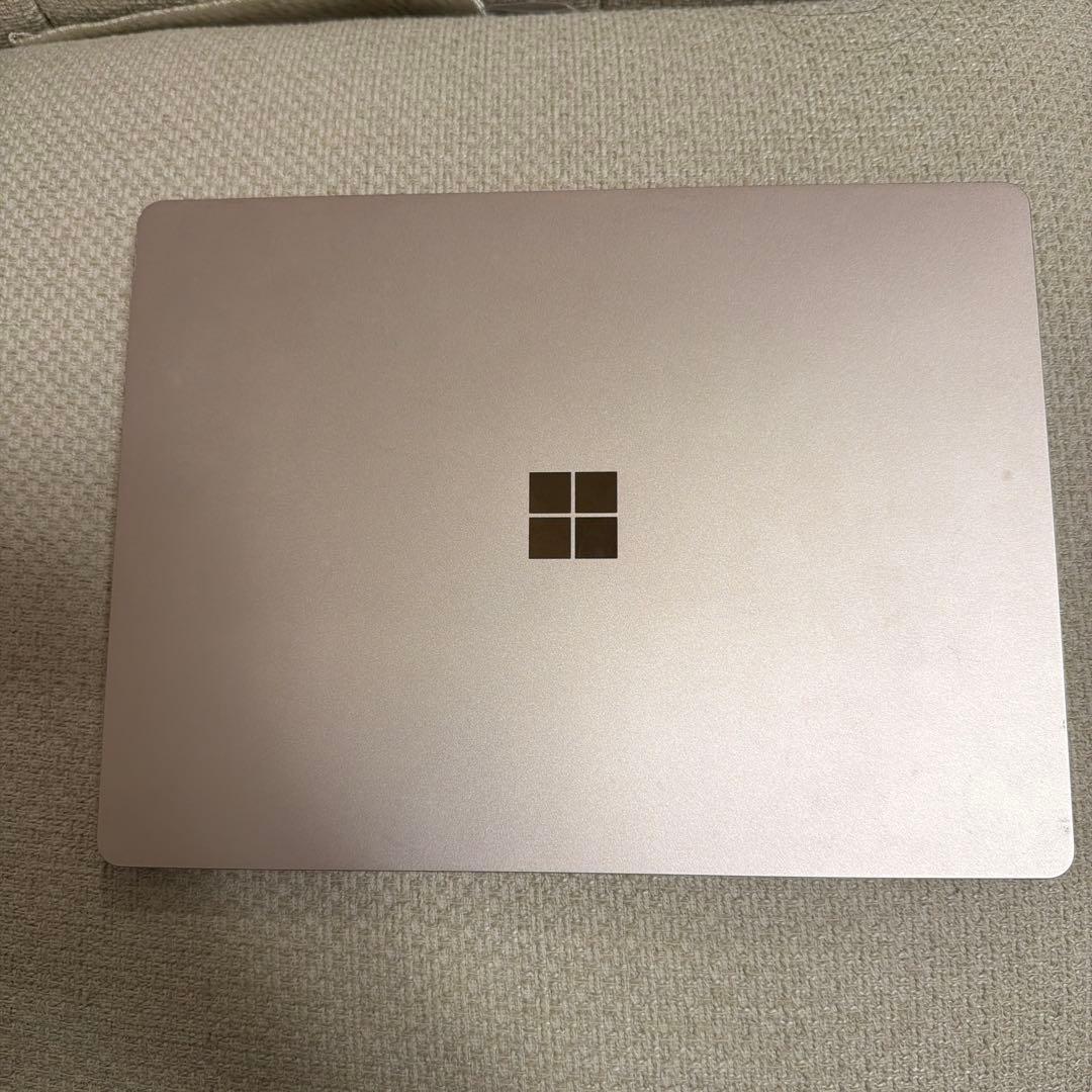 Microsoft Surface Laptop go 1943モデルピンク