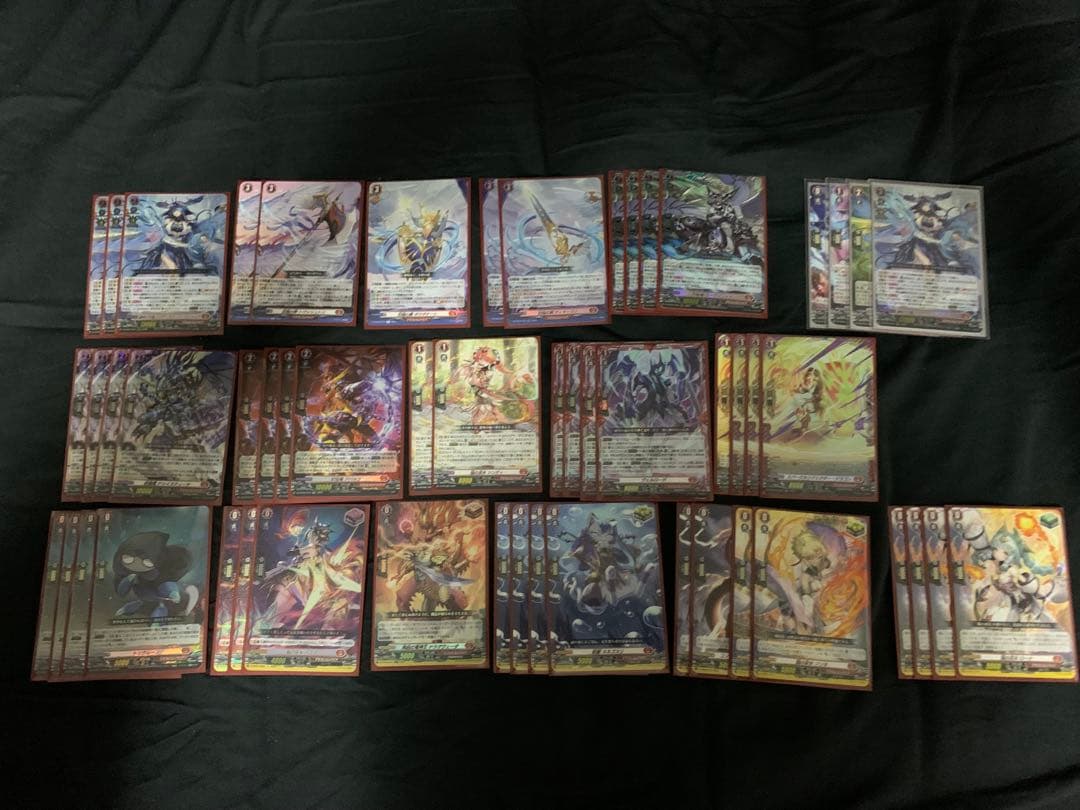 シンディは２枚のみ　バヴサーガラデッキ