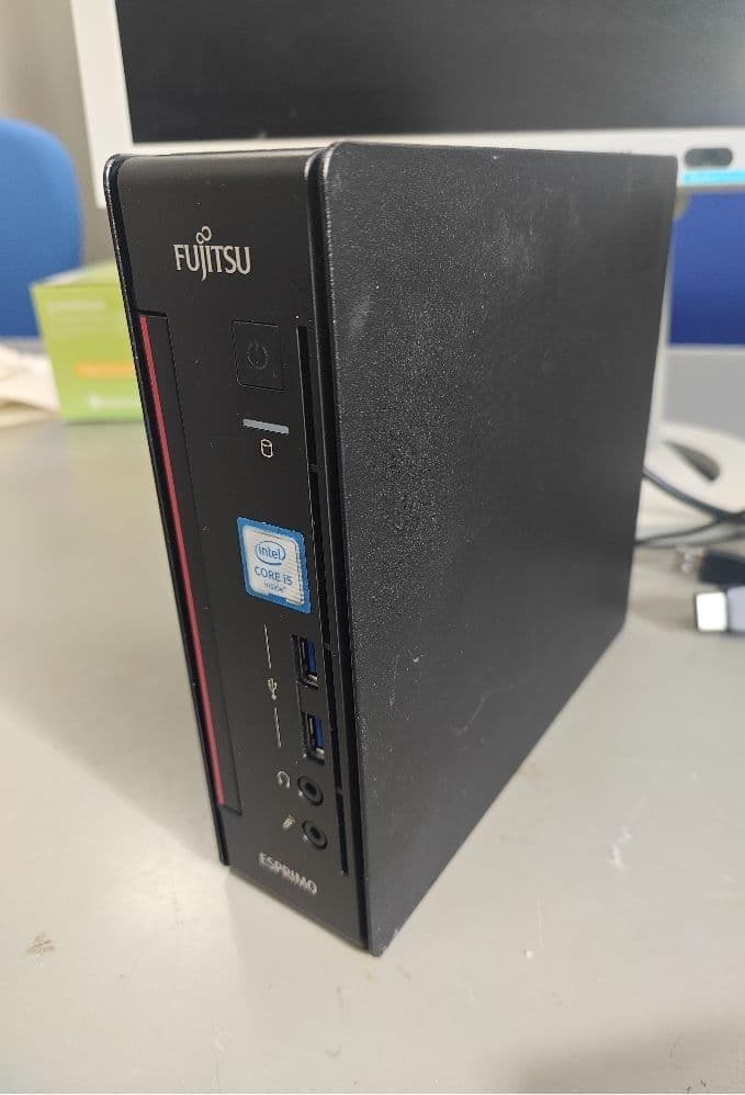 Core i5 富士通ミニPC Q556/M Windows7