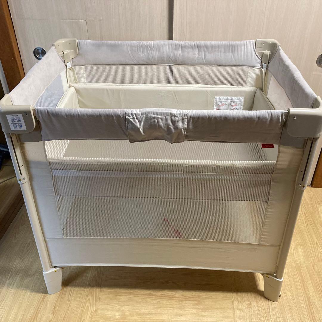 【即日発送】ココネルエアープラス AB ホワイトベージュ　アップリカベビーベッド