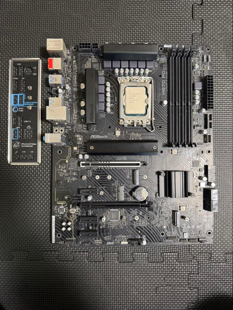 Core i5 12400F+H670 PG RIPTIDE（PCIEロック破損