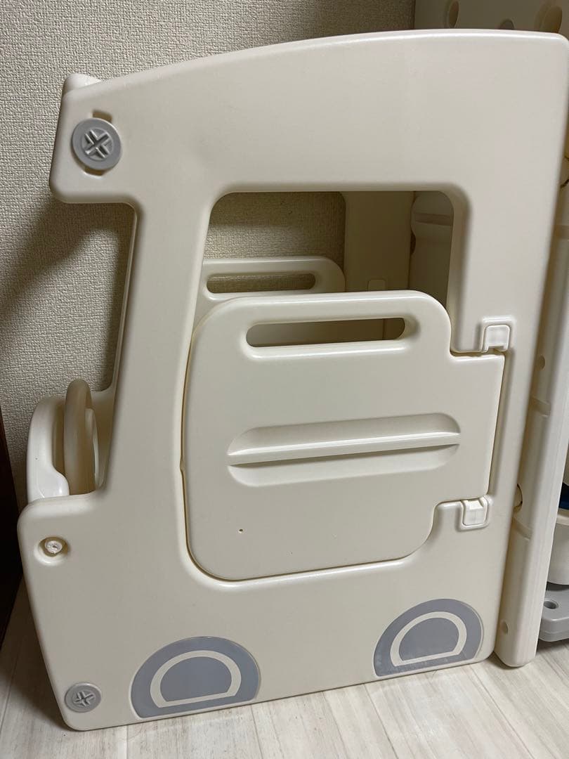 【極美品】 車型 絵本ラック おもちゃ収納 本棚 組み立て式