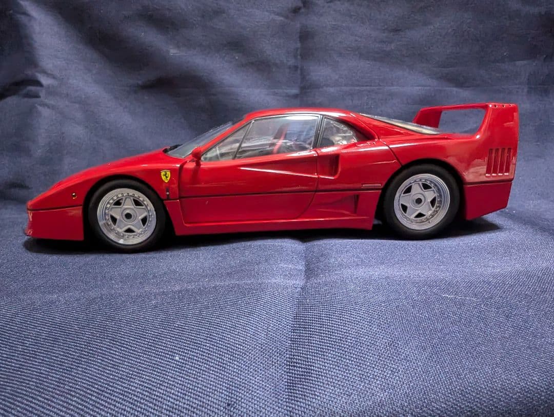 京商　Ferrari F40 1/18　スケールモデル(RED)08411R