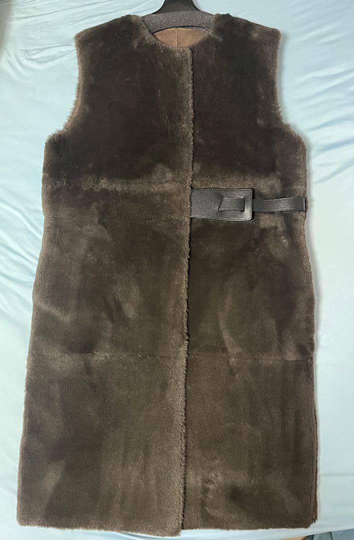 【お値下げ】ベアトリス　フェイクファーリバーシブルジレ