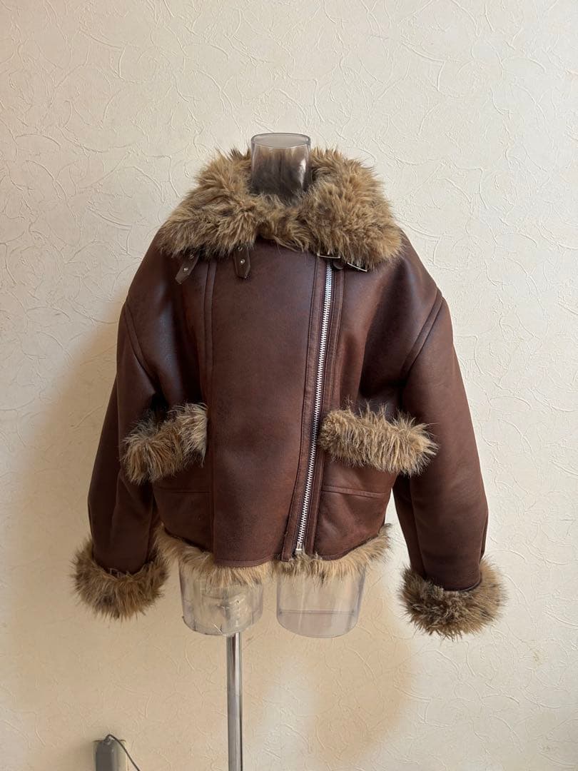 EVRIS ヒョウ柄 リバーシブルブラウンファー付きレザージャケット