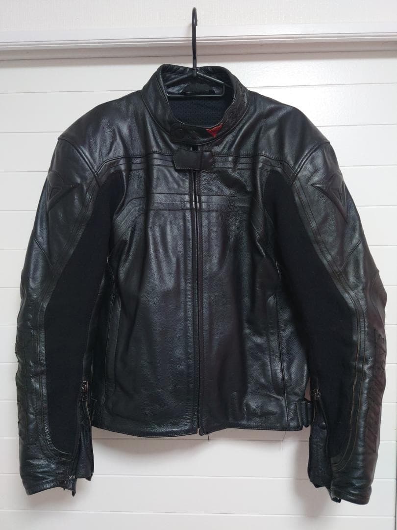 ダイネーゼ　レザージャケット