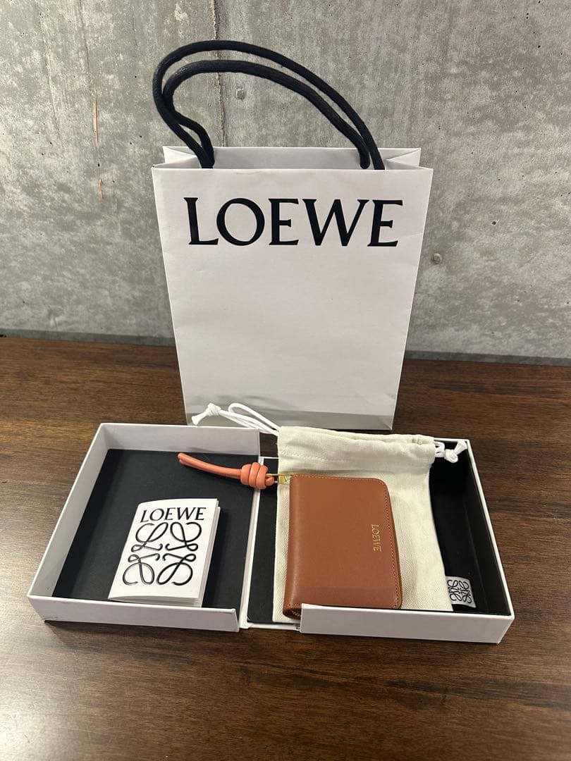 ロエベLOEWEケース