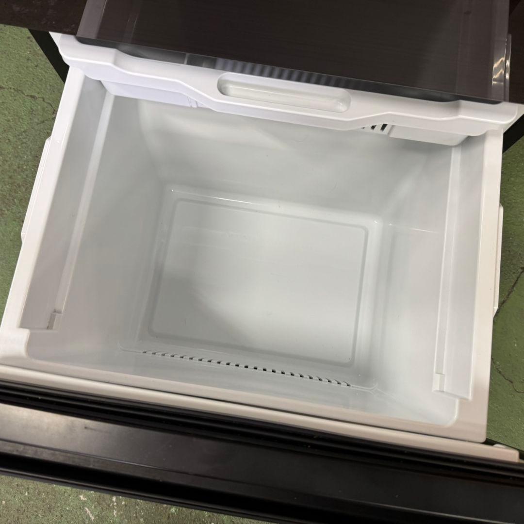 324 関東配送　大型冷蔵庫　右開き　鏡面モデル　300L弱　美品　保証込