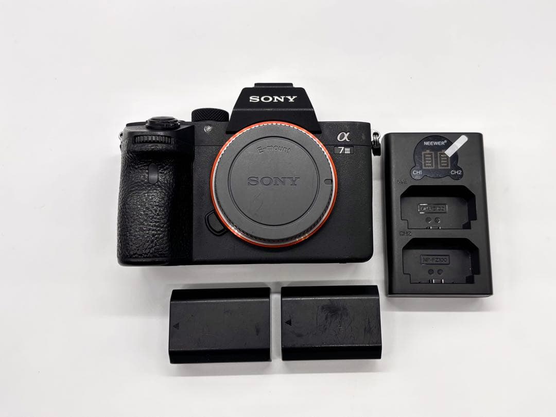 SONY α7Ⅲ ILCE−7M3ミラーレス一眼本体＋バッテリー＋チャージャー