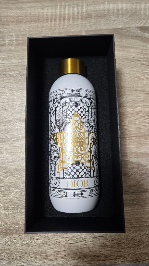 【新品】DIOR ゴールドStar 水筒 オリジナルボックス付き