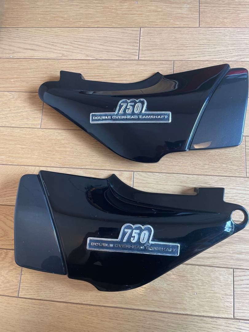 Kawasaki ゼファー750 黒赤タイガー　外装セット