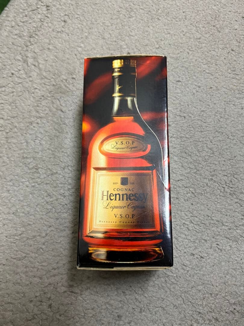 Hennessy Cognac V.S.O.P ボックス入り