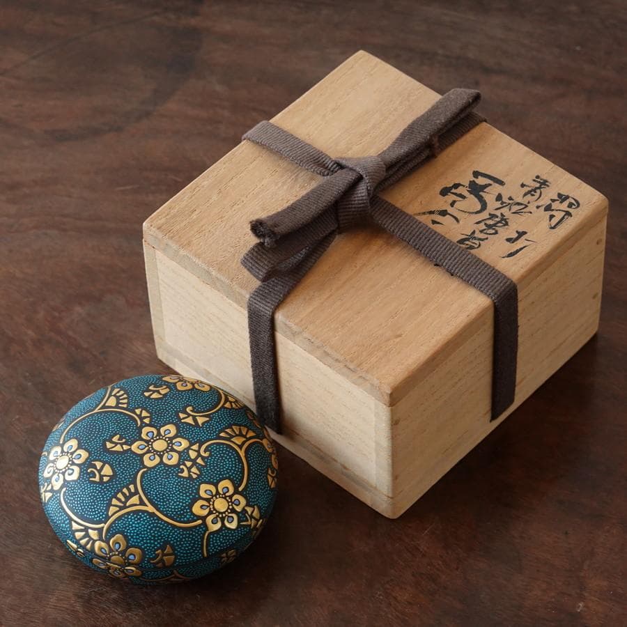 九谷焼　仲田錦玉　渦打　青粒　金彩　唐草文　香合　共箱　内面細字　茶道具