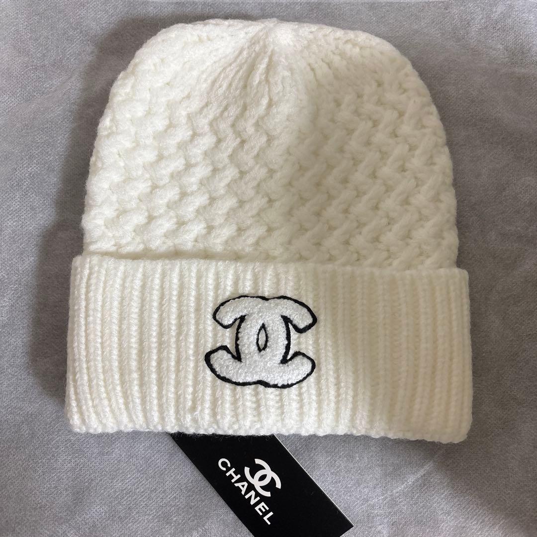 CHANEL ノベルティホワイトニット白