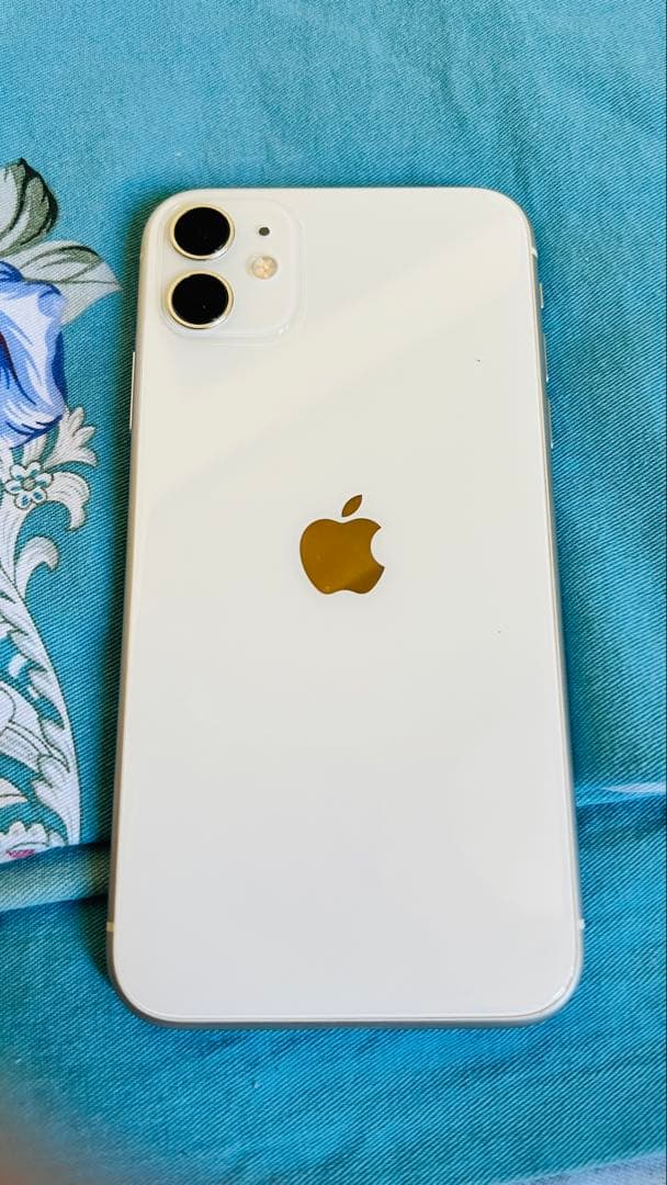 Apple iPhone 11 ホワイト 本体SIMロックなし