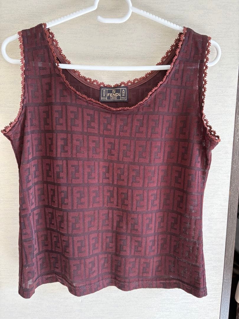 Fendi バーガンディ ロゴ タンクトップ カーディガン セット
