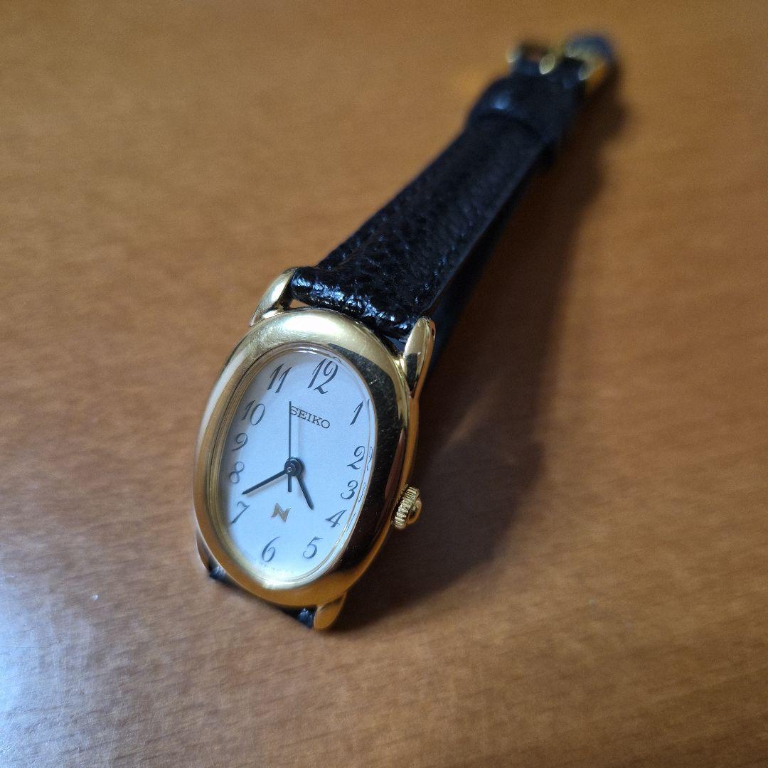 セイコーノイエ　腕時計レディース　オーバル黒革ベルト1F21-5B70