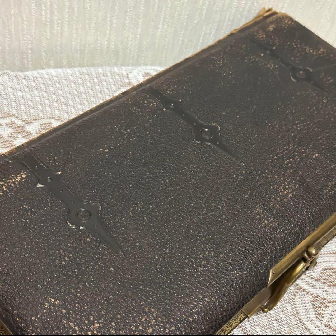 イギリスアンティーク　レザー張り　アルバム　留め具あり
