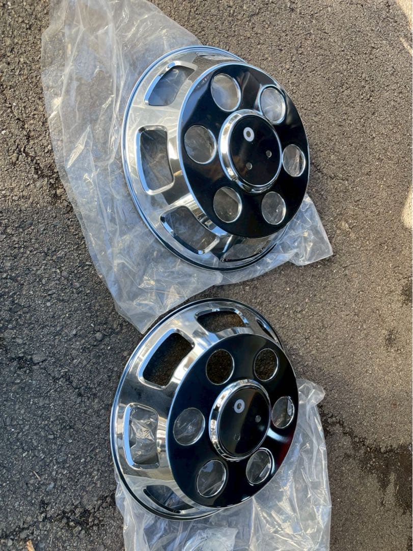 新品　ホイールカバー　17.5 フロント　ファイター　レンジャー　メッキ