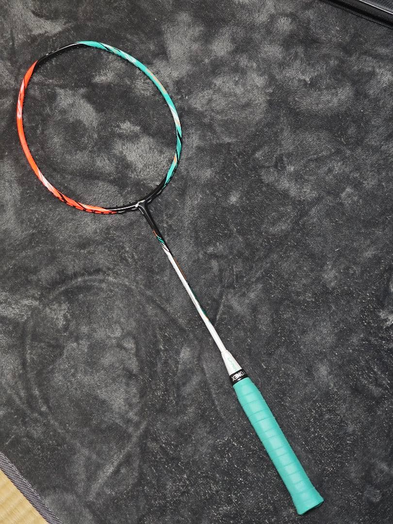 バドミントンラケット リーニン Hec 7000