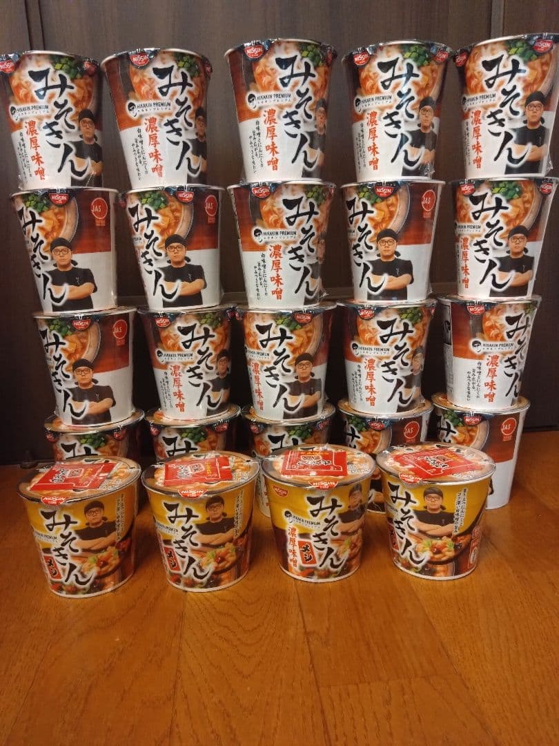 ヒカキン みそきんラーメン20個とメシ4個(合計24個)