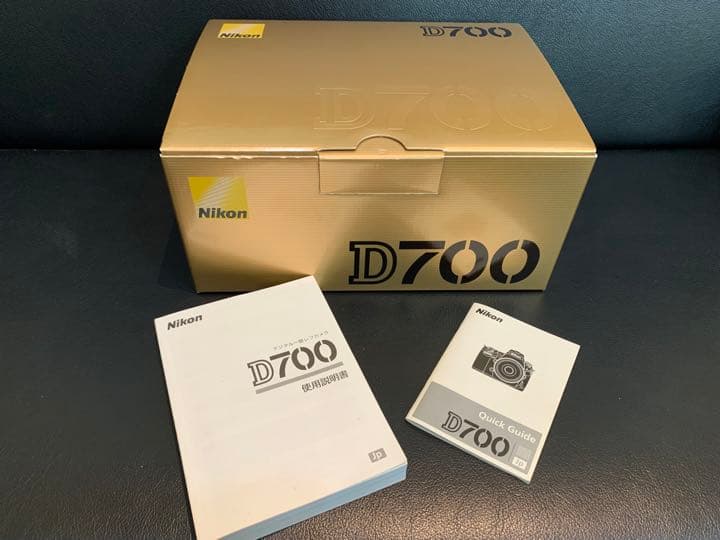 ニコン D700 ボディ と各種添付 【美品】【付属品付き】
