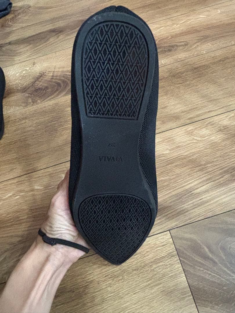 【新品、未使用】VIVAIA ポインテッドトゥ リボン付き フラットシューズ