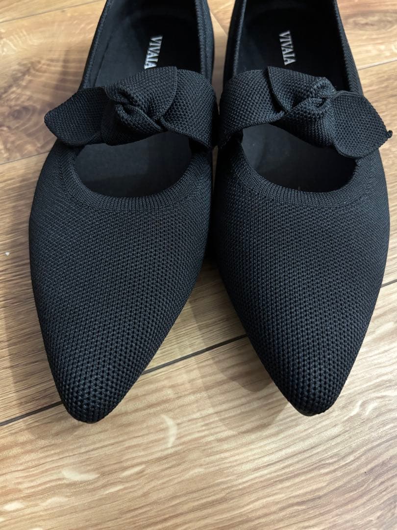 【新品、未使用】VIVAIA ポインテッドトゥ リボン付き フラットシューズ