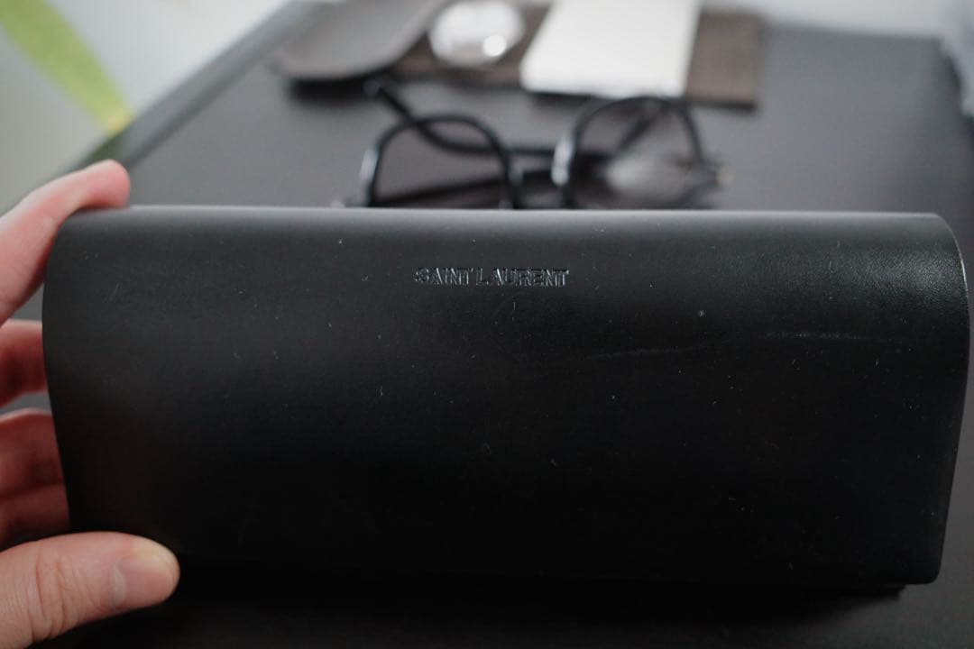 SAINT LAURENT PARISブラックサングラス