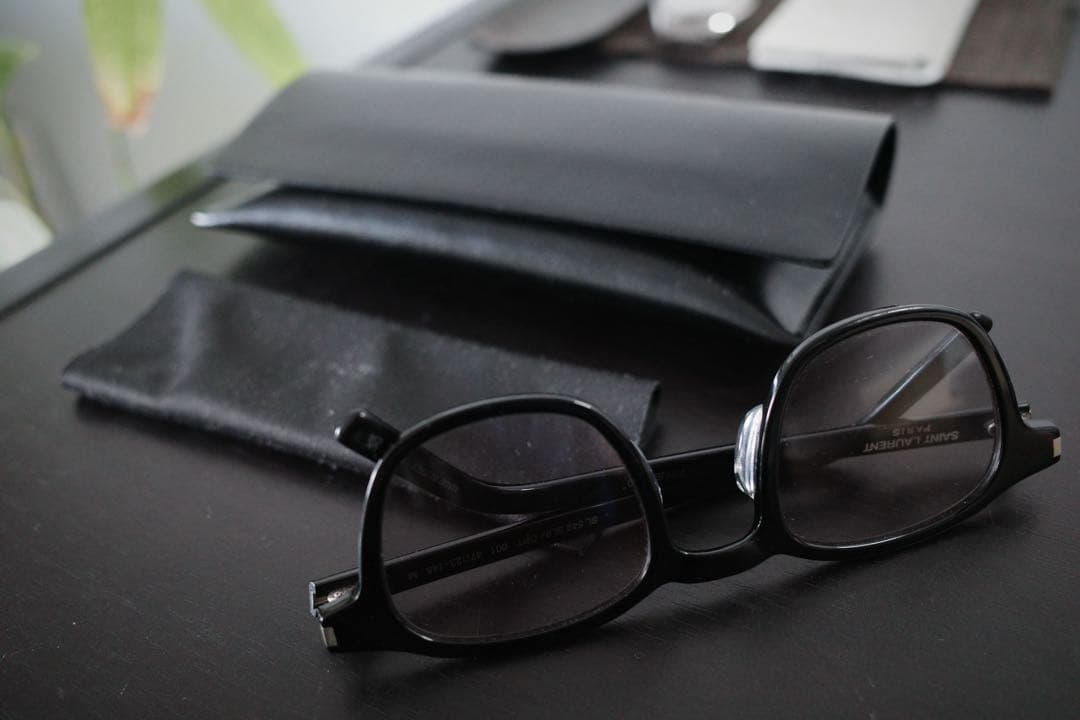 SAINT LAURENT PARISブラックサングラス