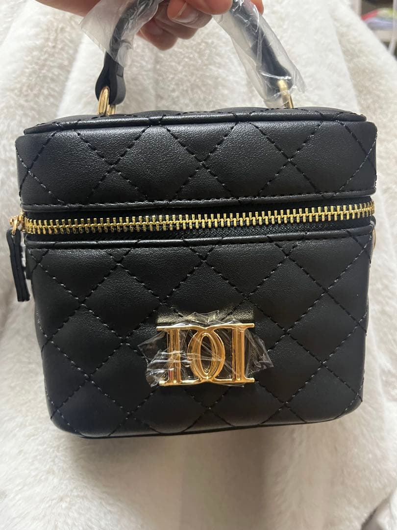 ダーリッチ バニティバッグ 黒 ゴールドパーツ