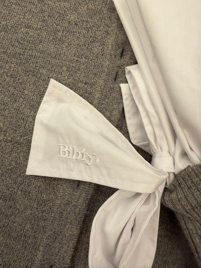 Bibiy 【正規品】リボン付きグレーのニットカーディガン