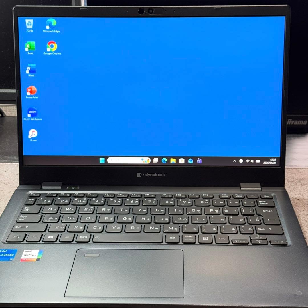 東芝G83/HU 11世代Core i5 16GB 256GB 薄型軽量 FHD