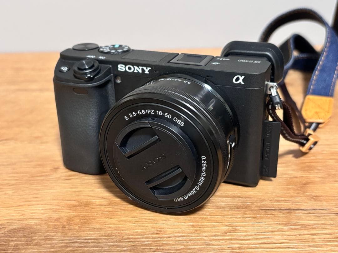 SONY α6400 デジタル一眼レフ ダブルズームレンズキット　バック付き