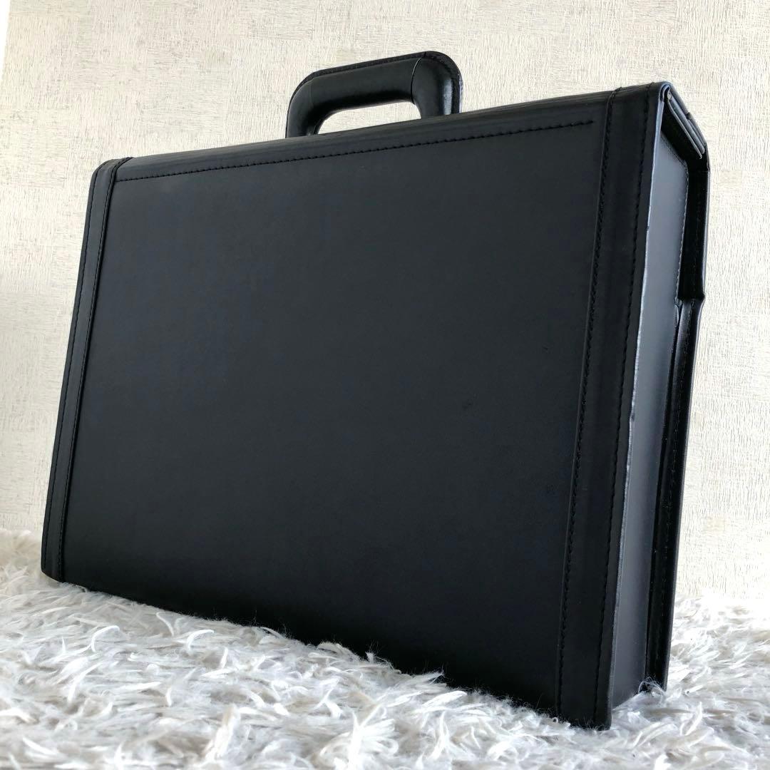 【日本製本革】MESSE マルエム　アタッシュケース　黒　ダイヤルロック　自立