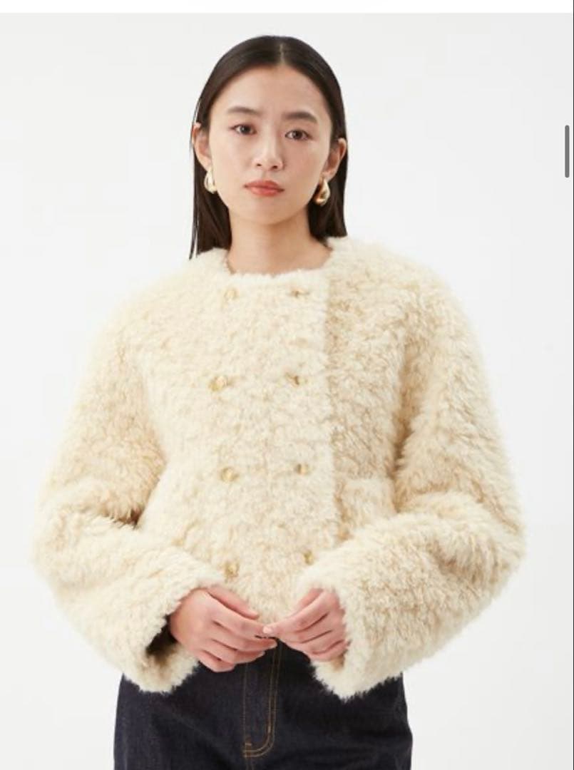 ミラオーウェン　金釦フェイクファー短丈ジャケット