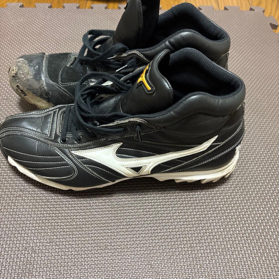 Mizuno スパイクシューズ 澤村拓一選手着用 黒/白