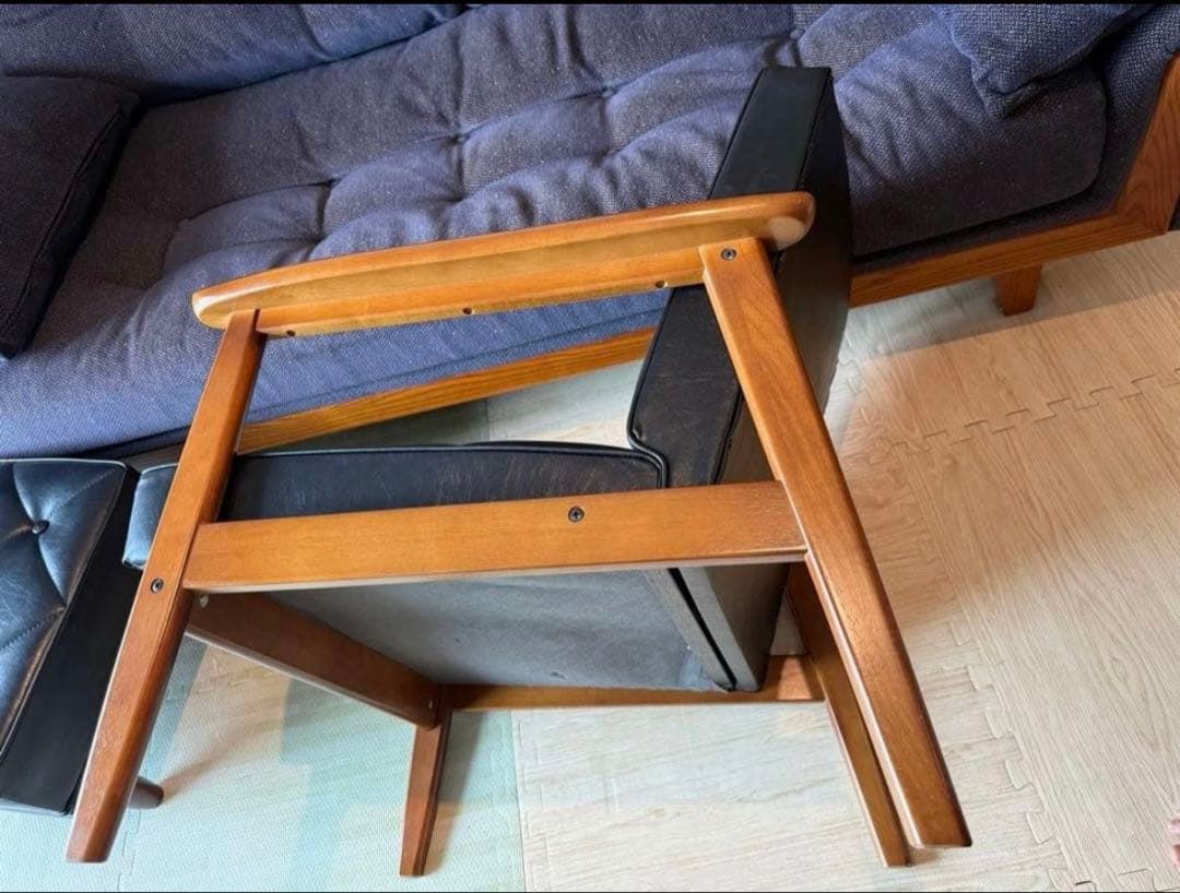 カリモク60 Kチェア 1シーター ブラック オットマン セット