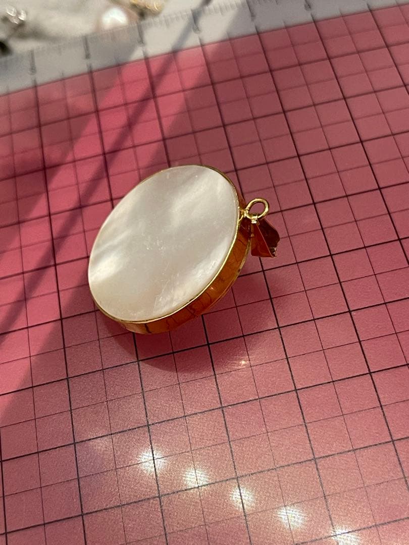 ☆*☆様 K18 イエローゴールド　ハーフパール マベパール ペンダントトップ