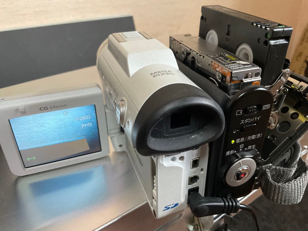 SHARP VL-27-W.   ハンデイカメラorビデオ