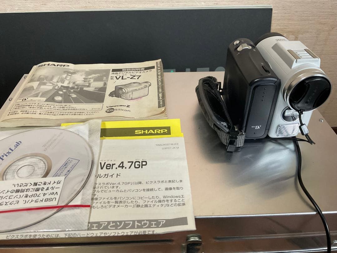 SHARP VL-27-W.   ハンデイカメラorビデオ