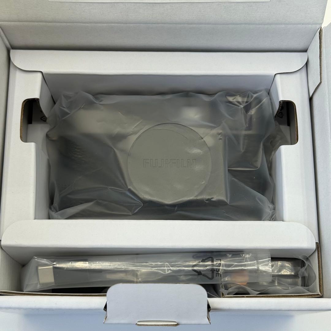 ら*る様 新品未使用品　FUJIFILM X half X-HF1 チャコールシ