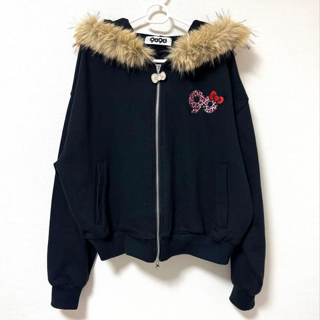 9090s キティ　コラボ　パーカー　Mサイズ