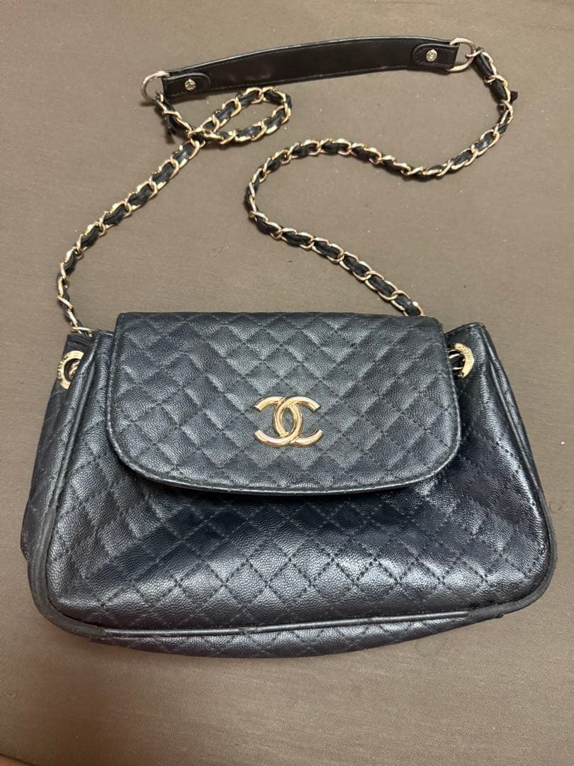 CHANEL ブラック キルティング ショルダーバッグ