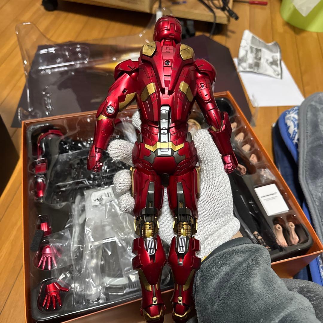 アイアンマン ペッパーポッツ& Mark IX ホットトイズフィギュア