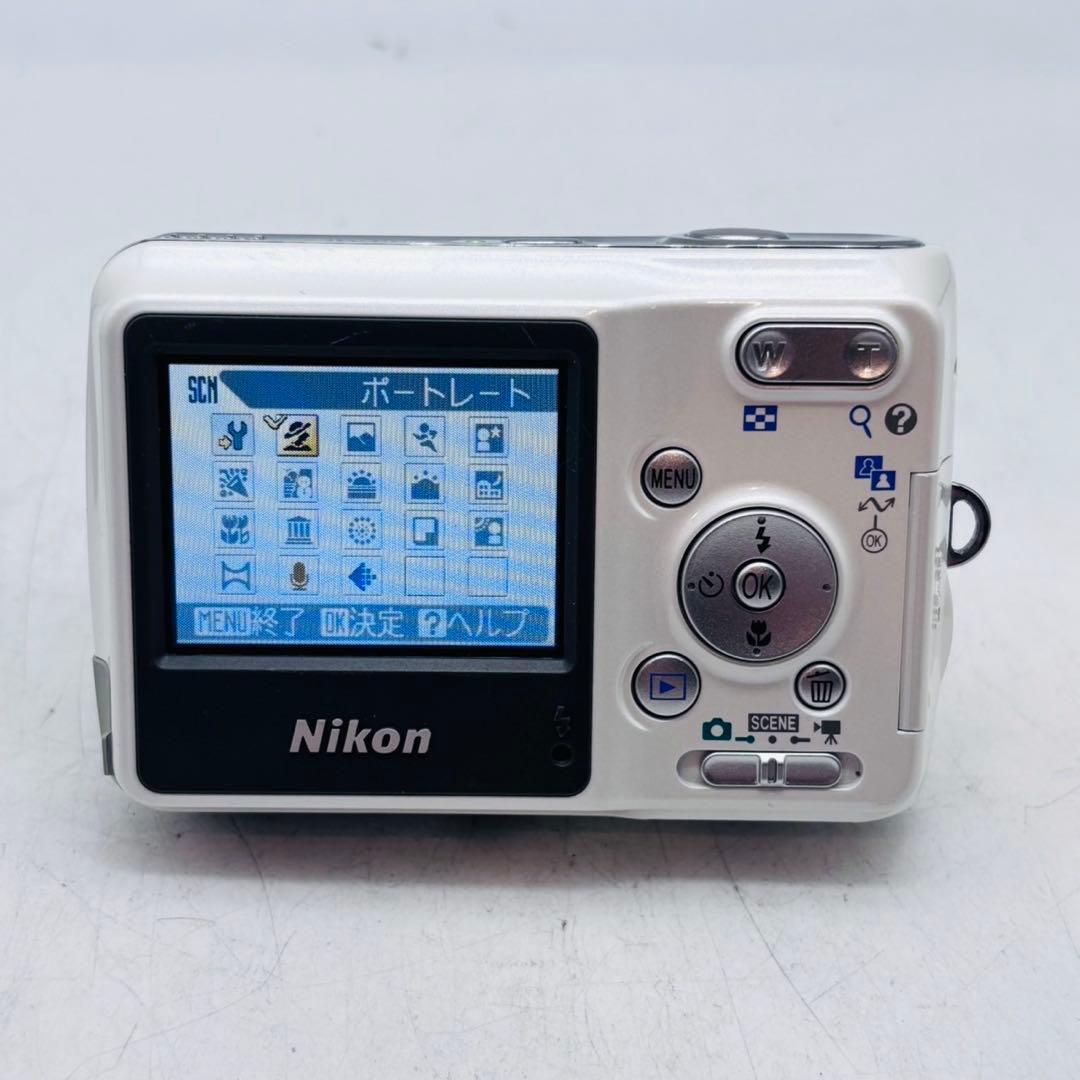 【美品動作確認済み】Nikon COOLPIX L2 単三電池