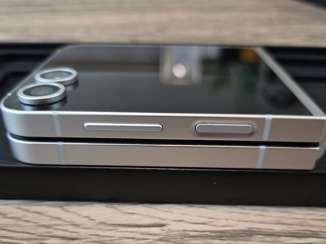 Galaxy ZFlip6本体 256GB Samsung SIMフリー