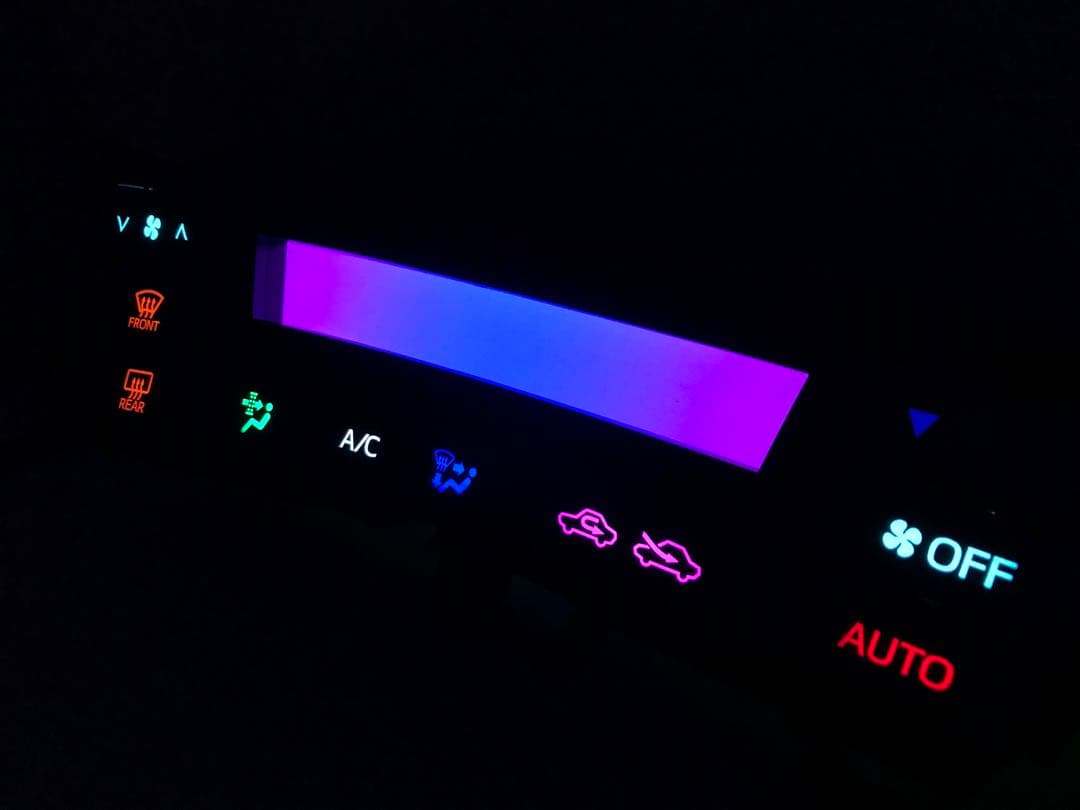 ZVW30 30プリウス　後期　エアコンパネル LED打ち替え済み　カラフル　a