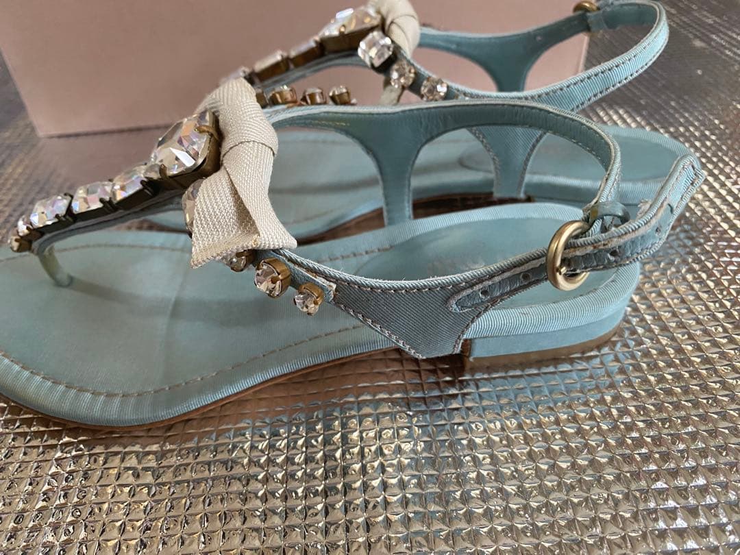 MIU MIU 水色 トングサンダル
