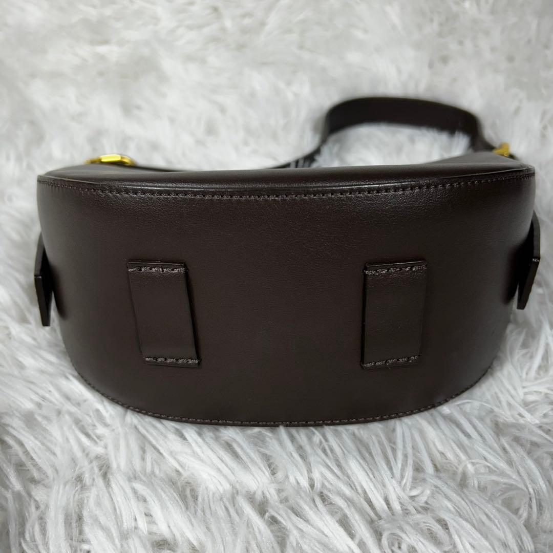 極美品✨クリスチャンヴィラ　ラウンドショルダーバッグ ハーフムーン ブラウン